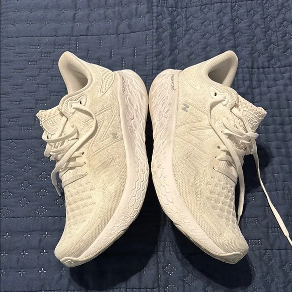 New Balance 1080 v12 - Picture 3 of 5